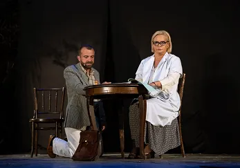 un-barbat-si-mai-multe-femei